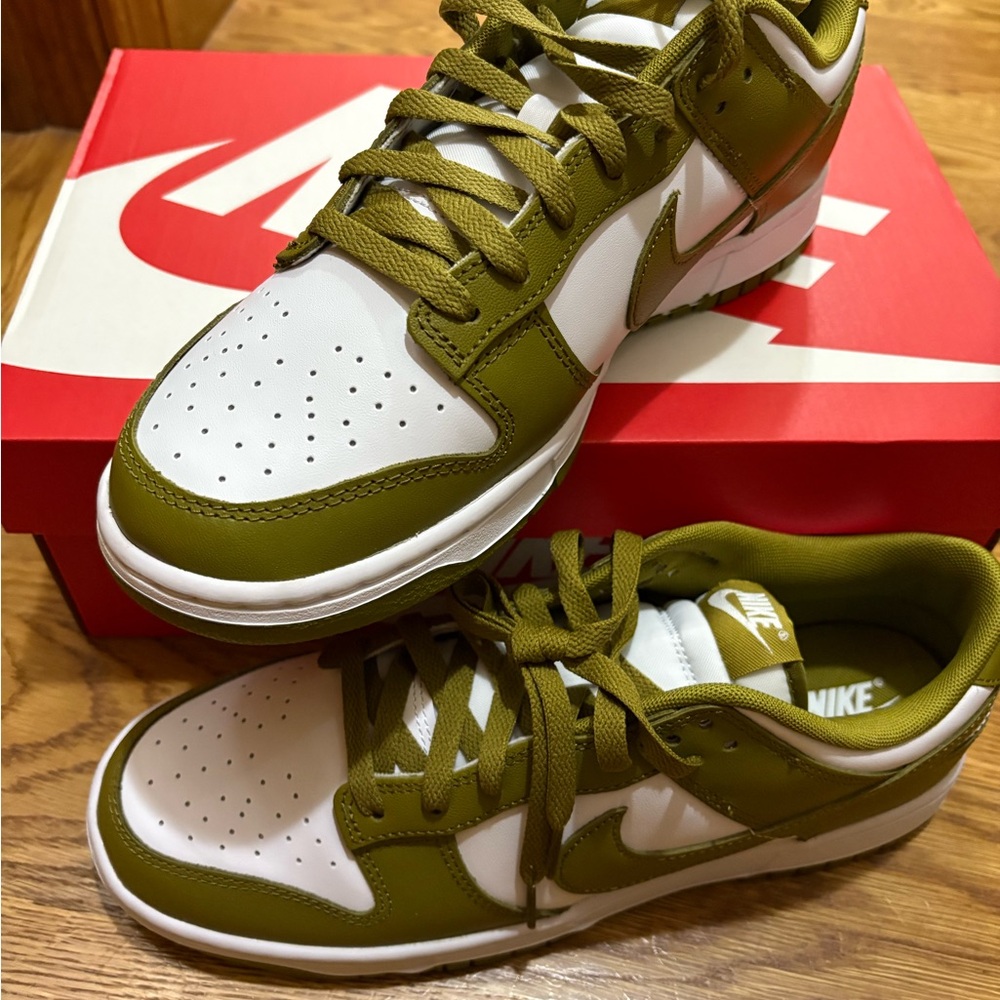 Nike Dunk Low Retro Sneakers